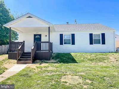 207 Adele Place New Castle, DE 19720