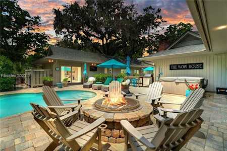 27 W Willow Oak Rd Hilton Head Island, SC 29928
