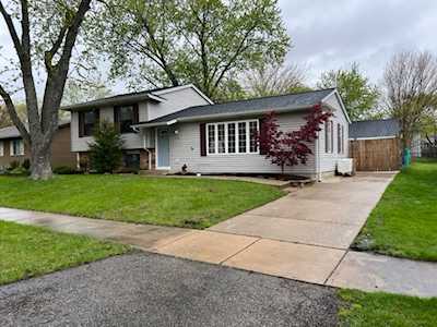136 Shady Ln Bolingbrook, IL 60440