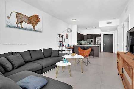 1080 Brickell Ave #2806 Miami, FL 33131