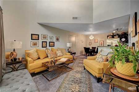 555 Roxella Ln #B Las Vegas, NV 89110