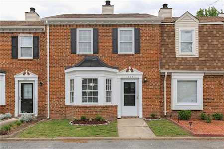 1205 Mill Stream Way Chesapeake, VA 23320