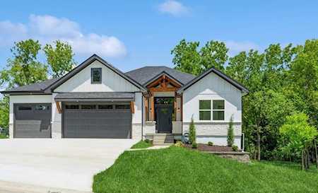 310 SW 17th St Oak Grove, MO 64075