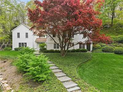 225 Honey Hollow Road Pound Ridge, NY 10576