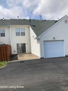 8002 Kelly Green Way Louisville, KY 40291