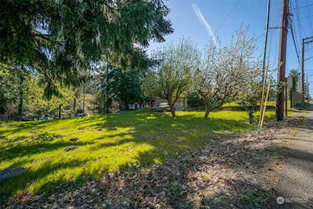 16740 Des Moines Memorial Dr S Burien, WA 98148