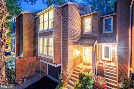 11403 Orchard Green Ct Reston, VA 20190