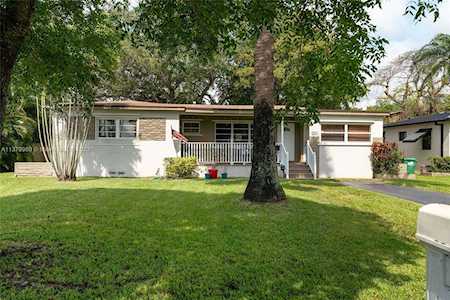 13800 NE 1st Ave Miami, FL 33161