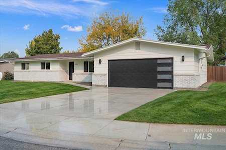 8684 W Winchester Dr Boise, ID 83704