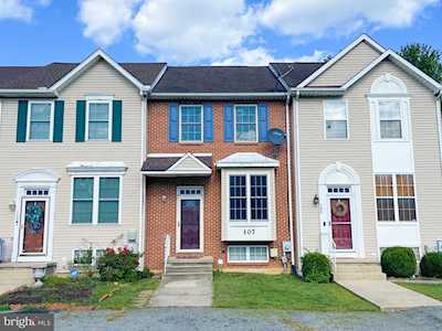 107 Gladstone Way Newark, DE 19702