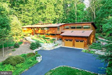 11139 Rich Meadow Dr Great Falls, VA 22066