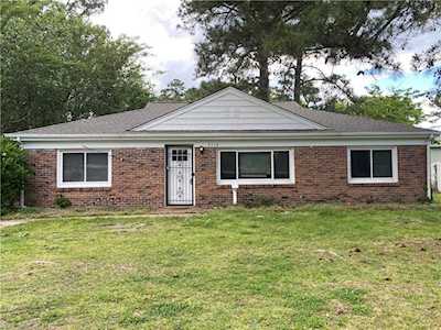 2514 Heutte Dr Norfolk, VA 23518