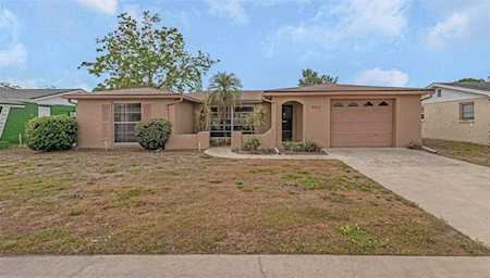 3310 Roxbury Dr Holiday, FL 34691