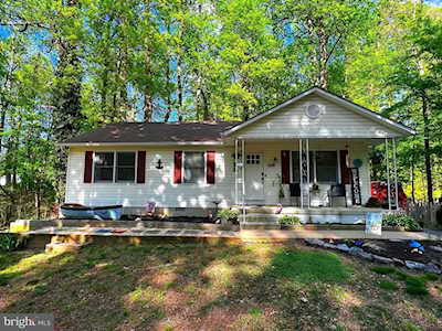 12334 Algonquin Trl Lusby, MD 20657