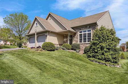 41 Begonia Ct Womelsdorf, PA 19567