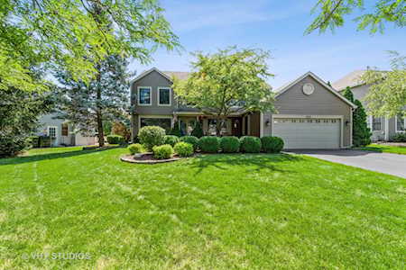 1223 Sagebrush Trl Cary, IL 60013