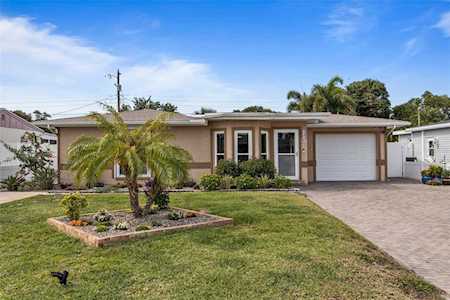6382 44th Ave N Kenneth City, FL 33709