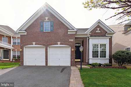 8317 Middle Ruddings Dr Lorton, VA 22079