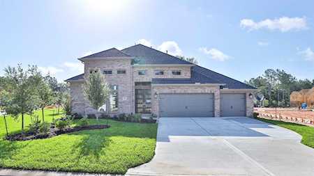 162 Sweeping Valley Dr Montgomery, TX 77316
