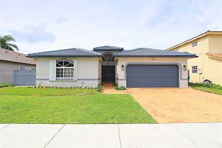 16600 SW 91st Ter Miami, FL 33196