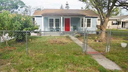 612 Walnut St Auburndale, FL 33823
