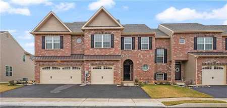4304 Beech Dr Nazareth, PA 18064