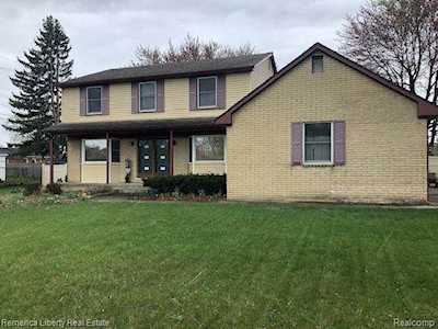 35295 Ann Arbor Trail Livonia, MI 48150