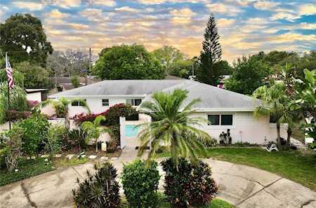 1826 Greenhill Dr Clearwater, FL 33755