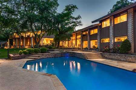 8216 Meadowbrook Drive Fort Worth, TX 76120