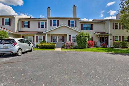 904 Briarwood Dr Bethlehem, PA 18020