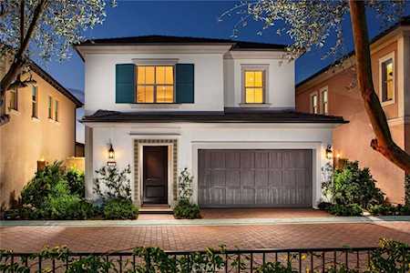 173 Plum Lily #2 Irvine, CA 92618