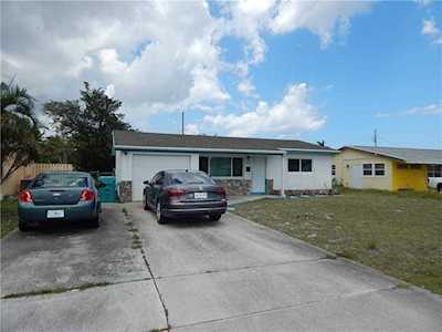 215 SW 8th Ave Boynton Beach, FL 33435