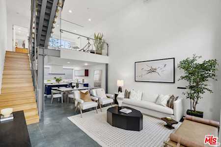 950 N Orange Grove Ave #3 West Hollywood, CA 90046