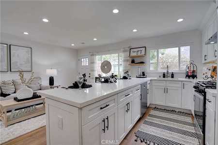 2421 Saratoga Way Costa Mesa, CA 92626