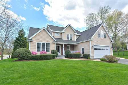 1 Lowe Meadow Ln North Attleboro, MA 02760