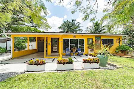 2481 SW 15th St Fort Lauderdale, FL 33312