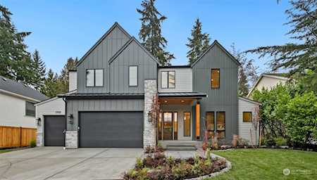 10924 SE 24th Place Bellevue, WA 98004