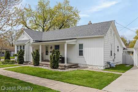 204 West St Howell, MI 48843