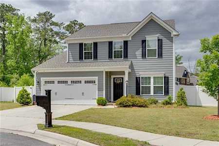 2134 Tall Pine Dr Chesapeake, VA 23323