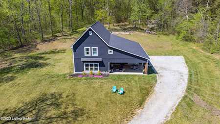 195 Masters Ln Taylorsville, KY 40071