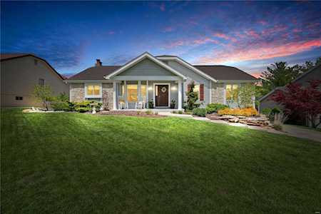 325 Laramie Dr St Charles, MO 63304