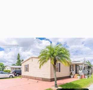 19800 SW 180 Ave #437 Miami, FL 33187