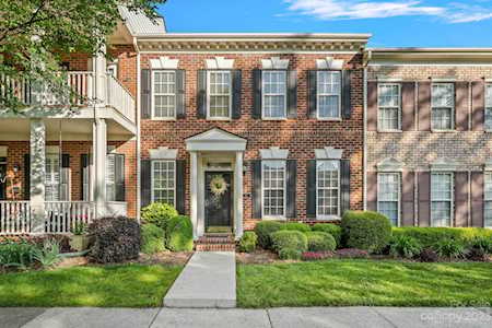 121 St Albans Ln Davidson, NC 28036