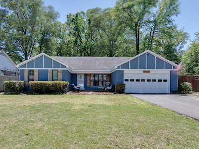 6055 Ivawood Dr Bartlett, TN 38134