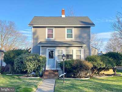 289 E St Carneys Point, NJ 08069