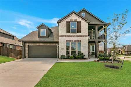 1032 Scarlet Oak Drive Burleson, TX 76028