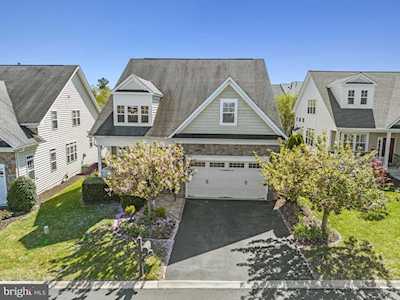 124 Grebe Dr Lake Frederick, VA 22630
