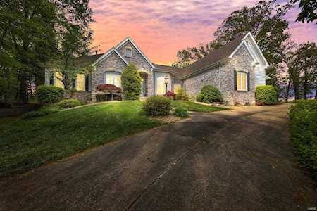 401 Charlemagne Dr Lake St Louis, MO 63367
