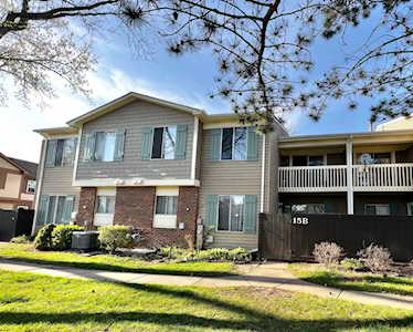 15 B Fernwood Dr Bolingbrook, IL 60440