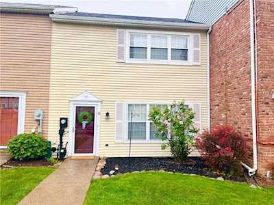 18 Bunker Hill Ct Easton, PA 18040